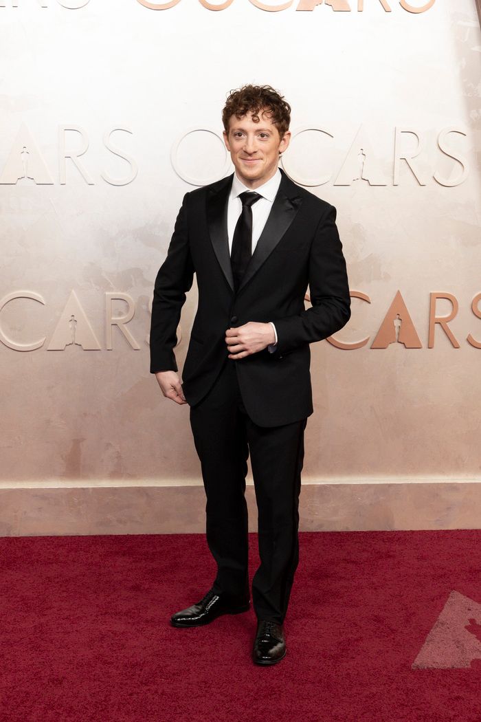 Photos: WICKED Stars, Rachel Zegler, & More on the Oscars Red Carpet — photo 3 of 28