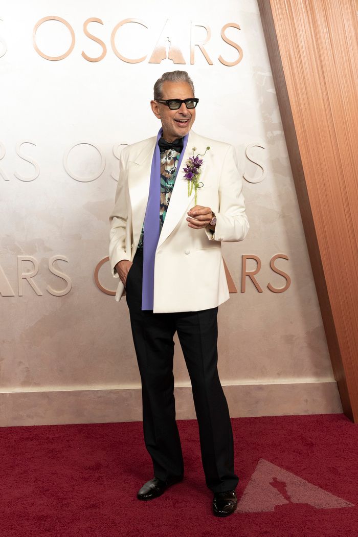 Photos: WICKED Stars, Rachel Zegler, & More on the Oscars Red Carpet — photo 5 of 28