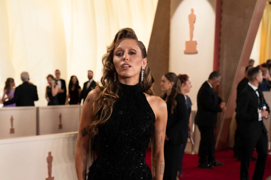 Photos: WICKED Stars, Rachel Zegler, & More on the Oscars Red Carpet Image