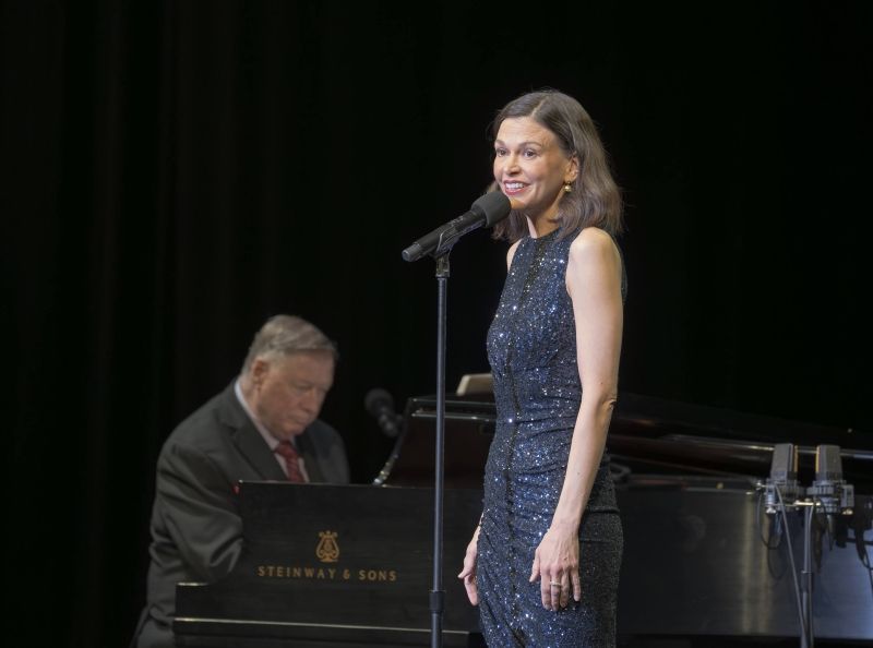 Review: Tony Award Winner Sutton Foster Returns to the OC at Irvine Barclay Image