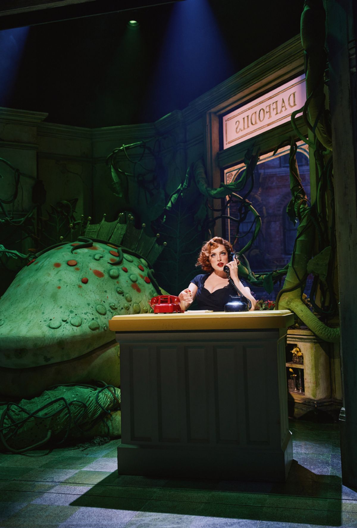 Elizabeth Gillies at 