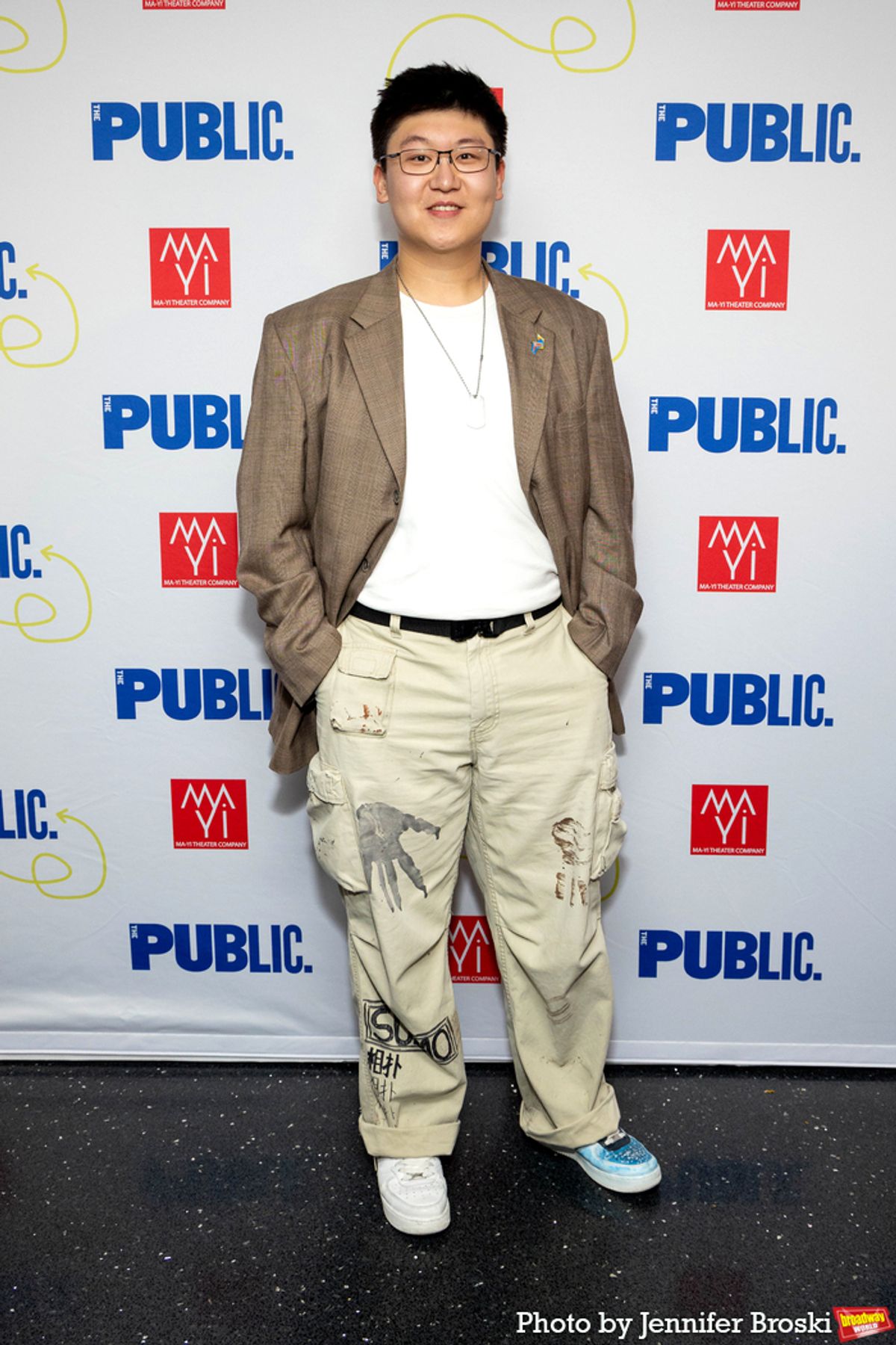 Haowen Luo 罗浩é at 