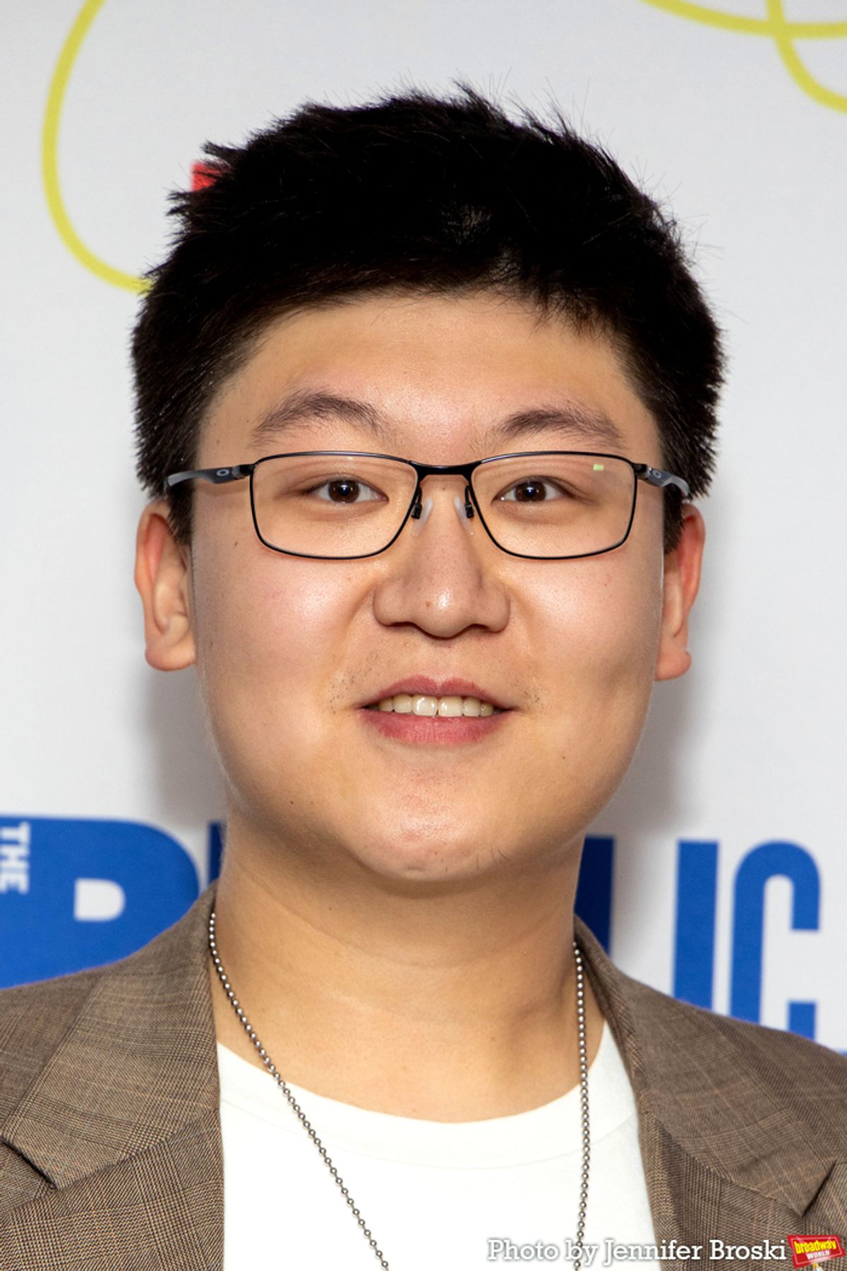 Haowen Luo 罗浩é at 