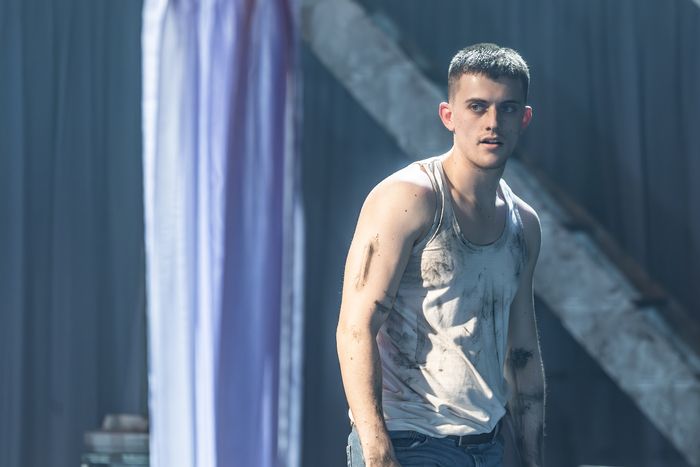 Photos: A STREETCAR NAMED DESIRE At Sheffield Theatres — photo 9 of 11