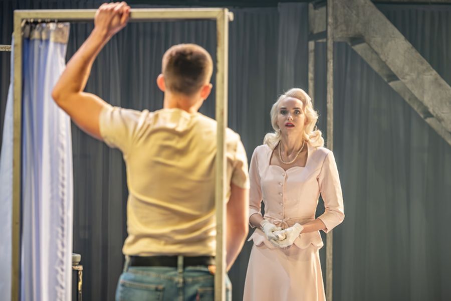 Photos: A STREETCAR NAMED DESIRE At Sheffield Theatres  Image