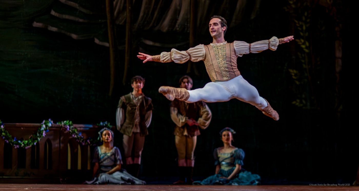 Review/Photos: SWAN LAKE at Academy Of Music  Image