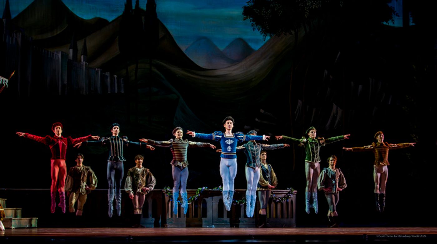 Review/Photos: SWAN LAKE at Academy Of Music  Image