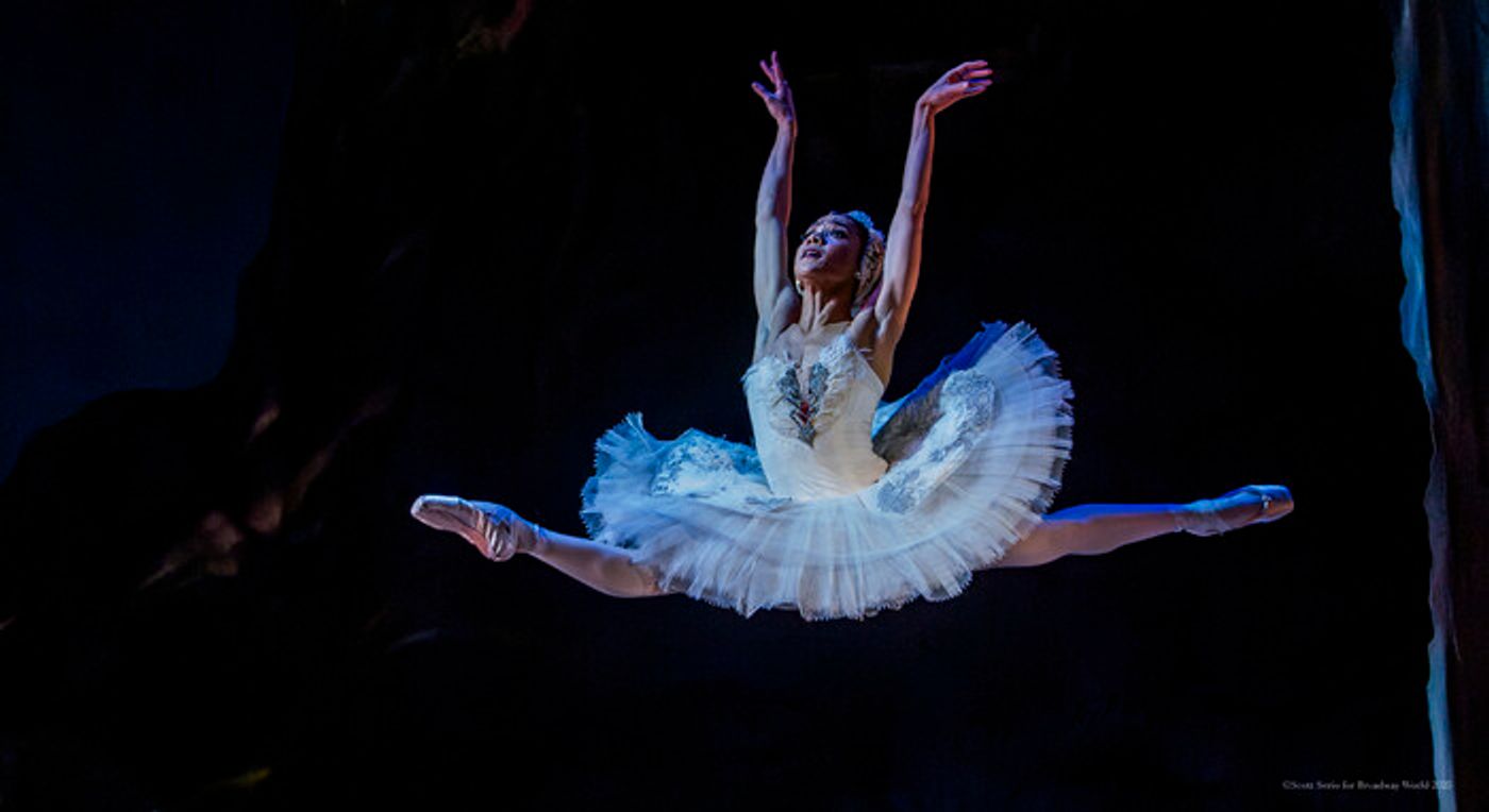 Review/Photos: SWAN LAKE at Academy Of Music  Image