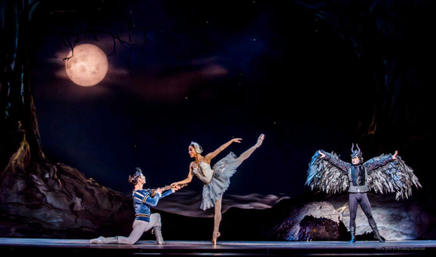 Review/Photos: SWAN LAKE at Academy Of Music  Image