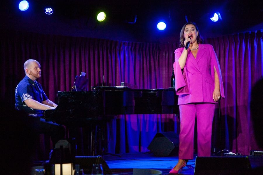 Review: ASHLEY BROWN Shocks With Surprise Solo Show at The Green Room 42 Image