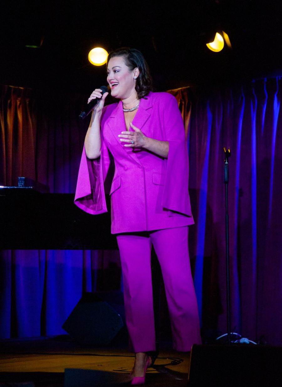 Review: ASHLEY BROWN Shocks With Surprise Solo Show at The Green Room 42 Image