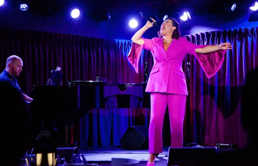 Review: ASHLEY BROWN Shocks With Surprise Solo Show at The Green Room 42 Image