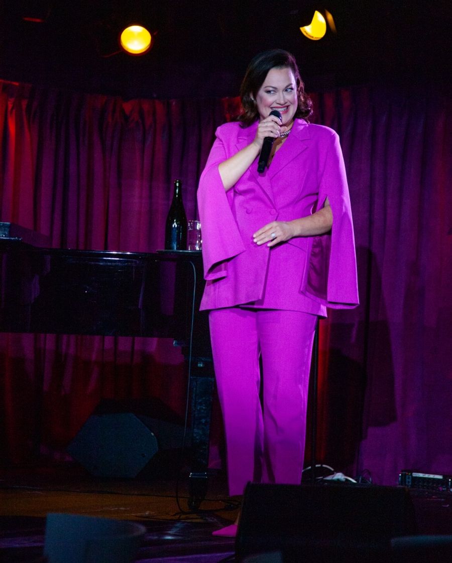 Review: ASHLEY BROWN Shocks With Surprise Solo Show at The Green Room 42 Image