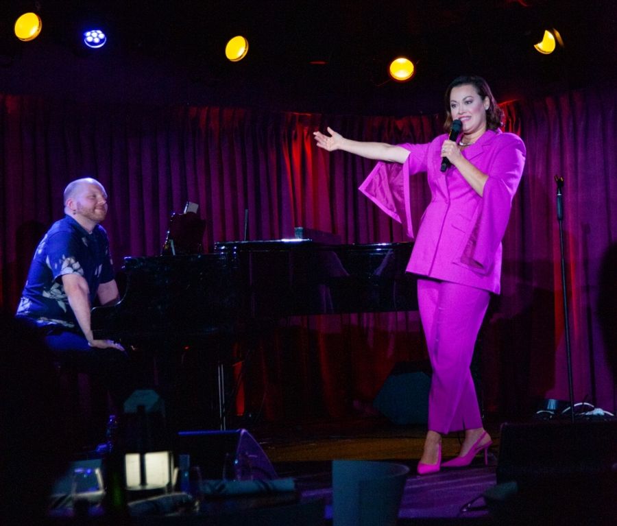 Review: ASHLEY BROWN Shocks With Surprise Solo Show at The Green Room 42 Image