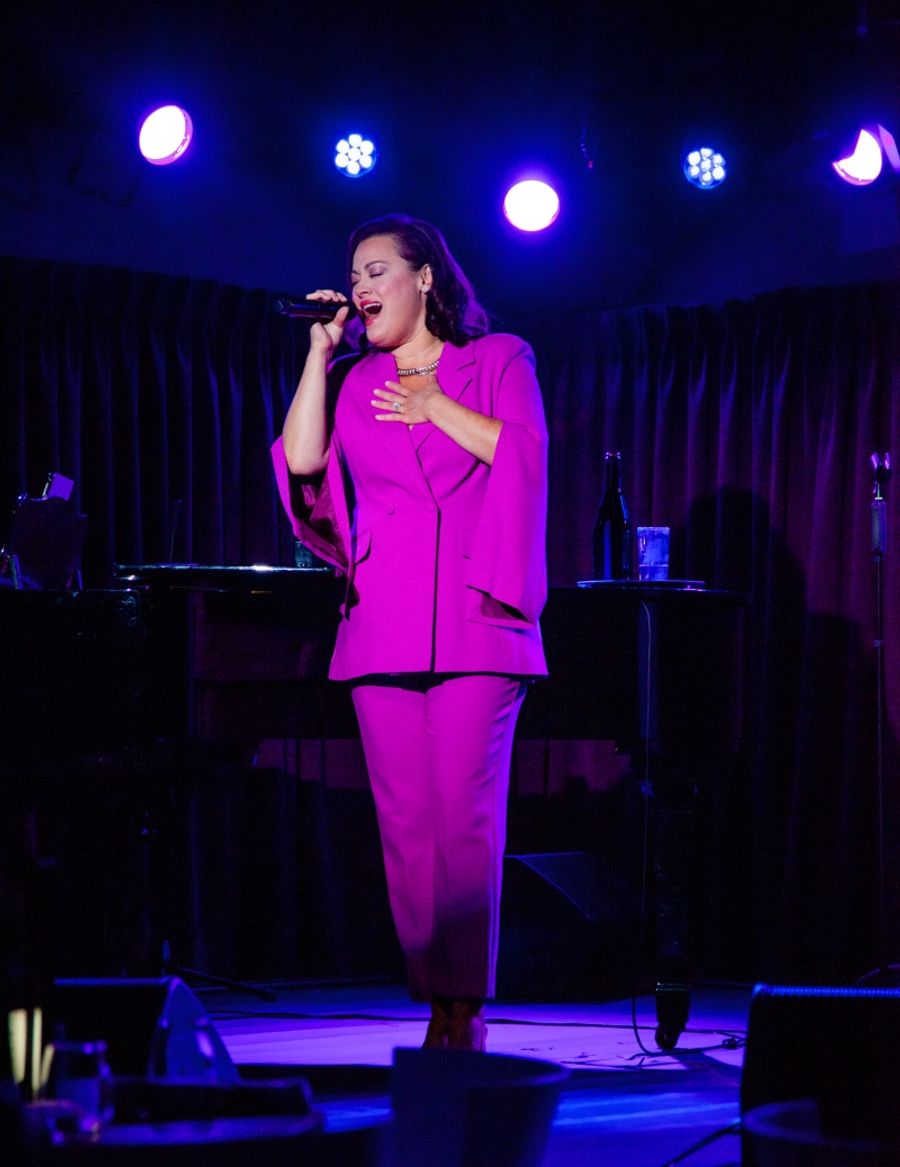 Review: ASHLEY BROWN Shocks With Surprise Solo Show at The Green Room 42 Image