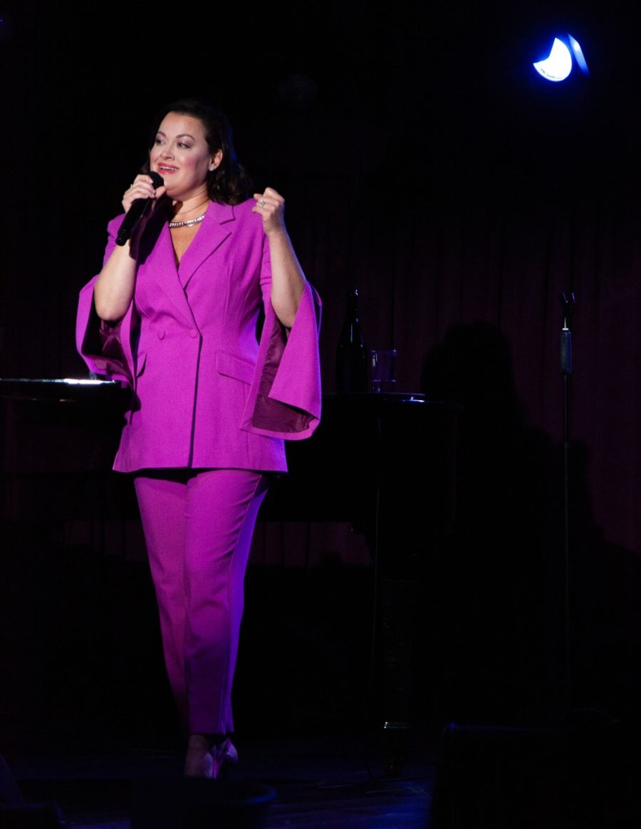 Review: ASHLEY BROWN Shocks With Surprise Solo Show at The Green Room 42 Image