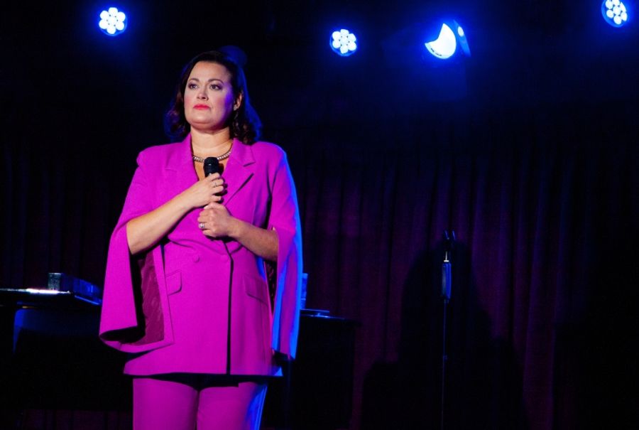 Review: ASHLEY BROWN Shocks With Surprise Solo Show at The Green Room 42 Image