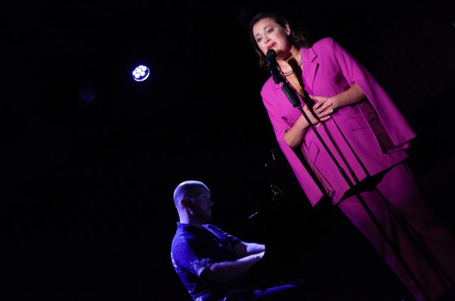 Review: ASHLEY BROWN Shocks With Surprise Solo Show at The Green Room 42 Image