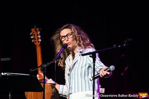 Sophie B. Hawkins Photo