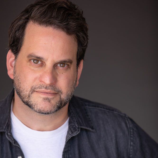 Meet the Cast of GOOD NIGHT, AND GOOD LUCK, Now in Previews on Broadway  Image