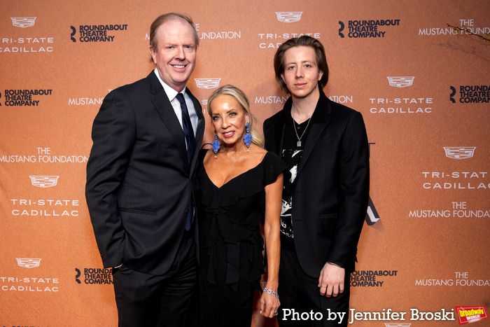 Photos: Roundabout Honors Danny DeVito at 2025 Gala — photo 10 of 80