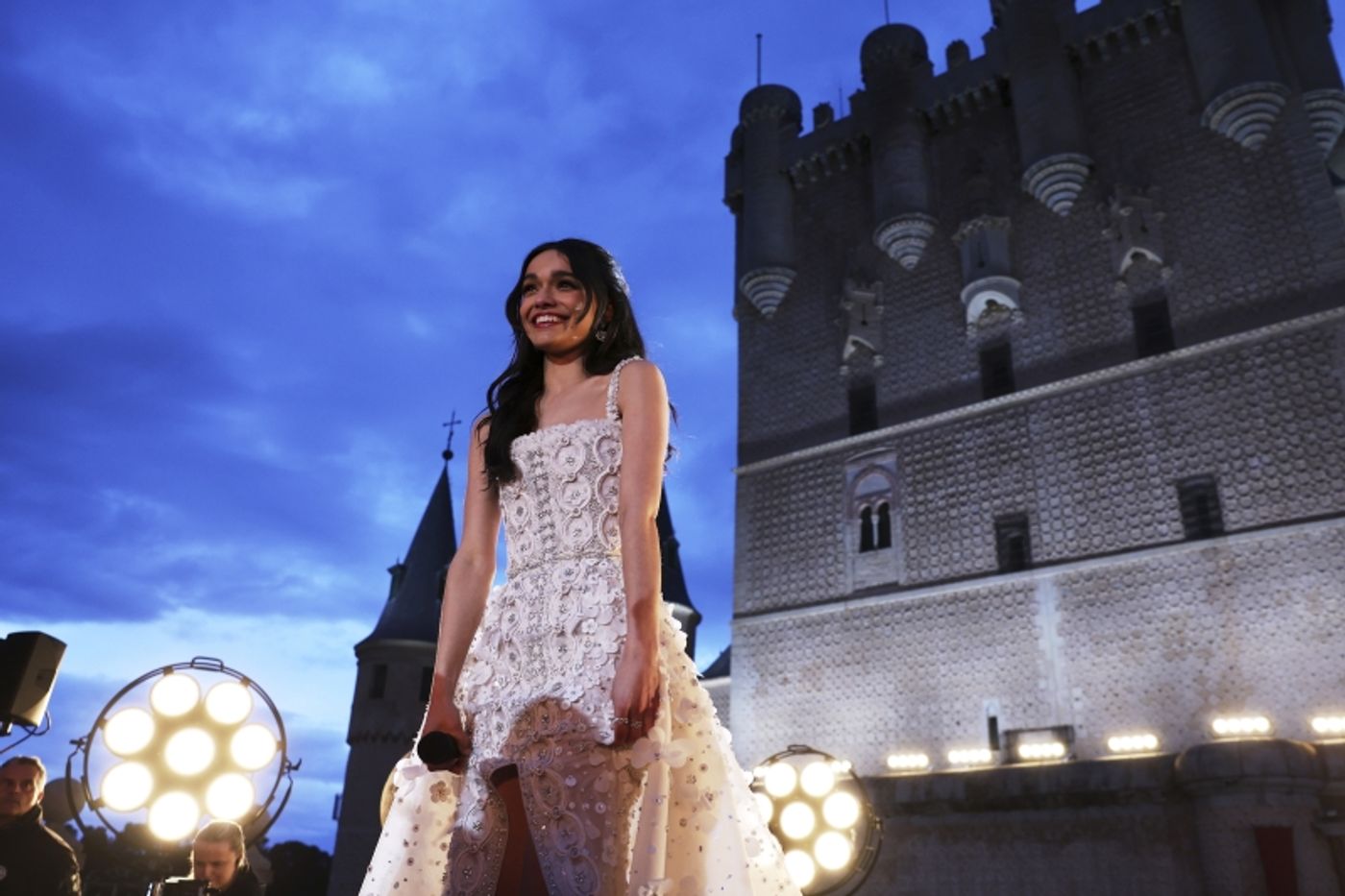 Video: Rachel Zegler Performs SNOW WHITE's 'Waiting on a Wish' at Iconic Spanish Castle Video: Rachel Zegler Performs SNOW WHITE's 'Waiting on a Wish' at Iconic Spanish Castle Image