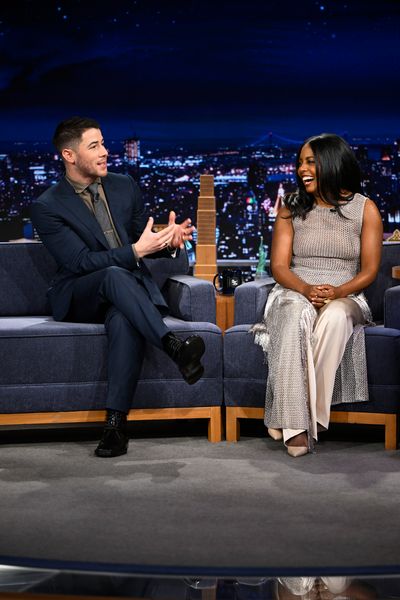 THE TONIGHT SHOW STARRING JIMMY FALLON -- Episode 2108 -- Pictured: (l-r) on Thursday Photo