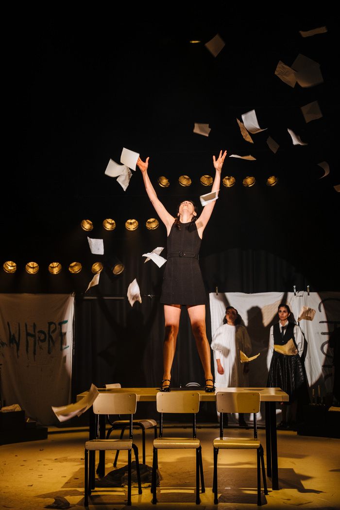 Photos: Tuppence Middleton in THE YEARS at the Harold Pinter Theatre — photo 4 of 11