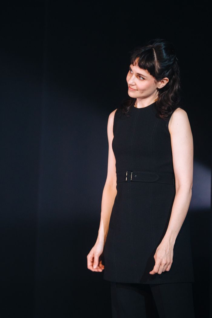 Photos: Tuppence Middleton in THE YEARS at the Harold Pinter Theatre — photo 9 of 11