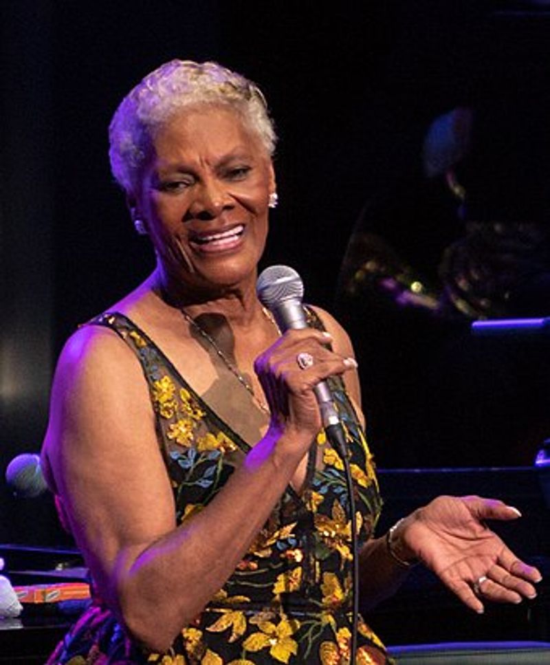 Review: Legendary Dionne Warwick Returns to her Hits at Westbury Music Fair Image
