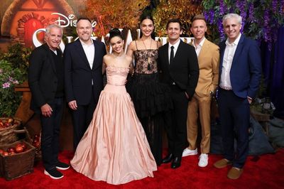 Marc E. Platt, Marc Webb, Rachel Zegler, Gal Gadot, Benj Pasek, Justin Paul, and Jare Photo