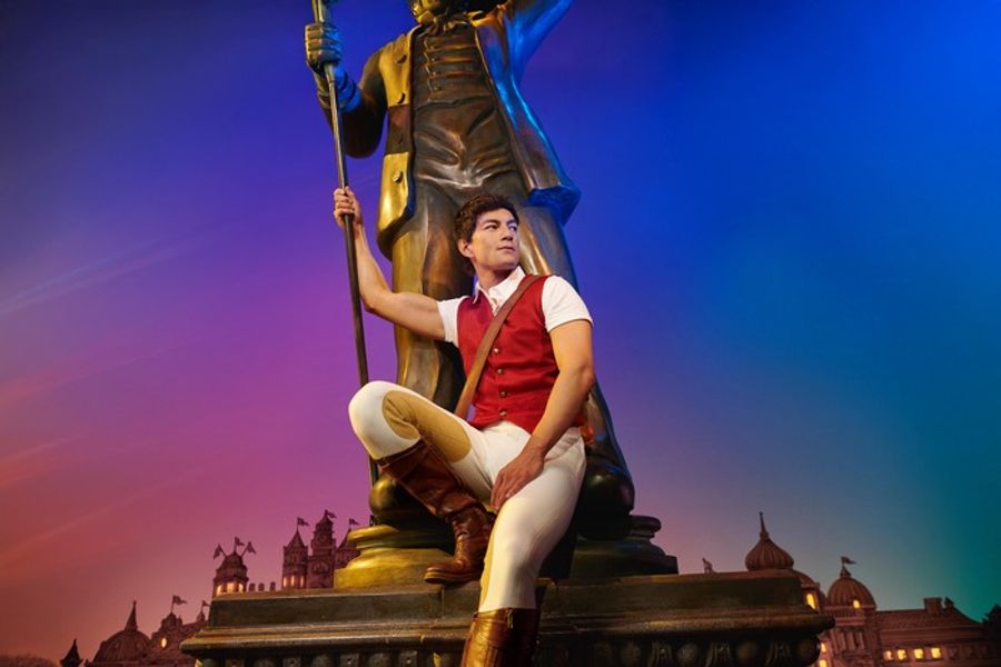 Photos: Emma Kingston, Zizi Strallen, and the New London Cast of WICKED Image