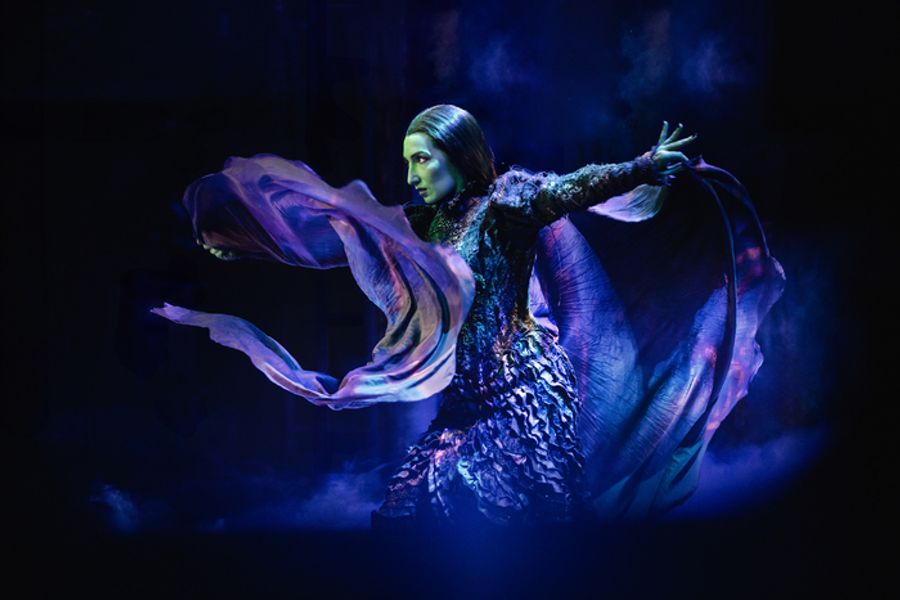 Photos: Emma Kingston, Zizi Strallen, and the New London Cast of WICKED Image