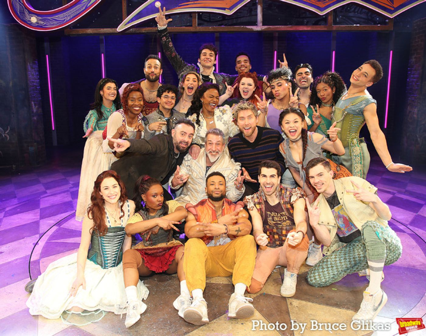 Photos: NSYNC's Chris Kirkpatrick and Lance Bass Visit Joey Fatone in & JULIET  Image