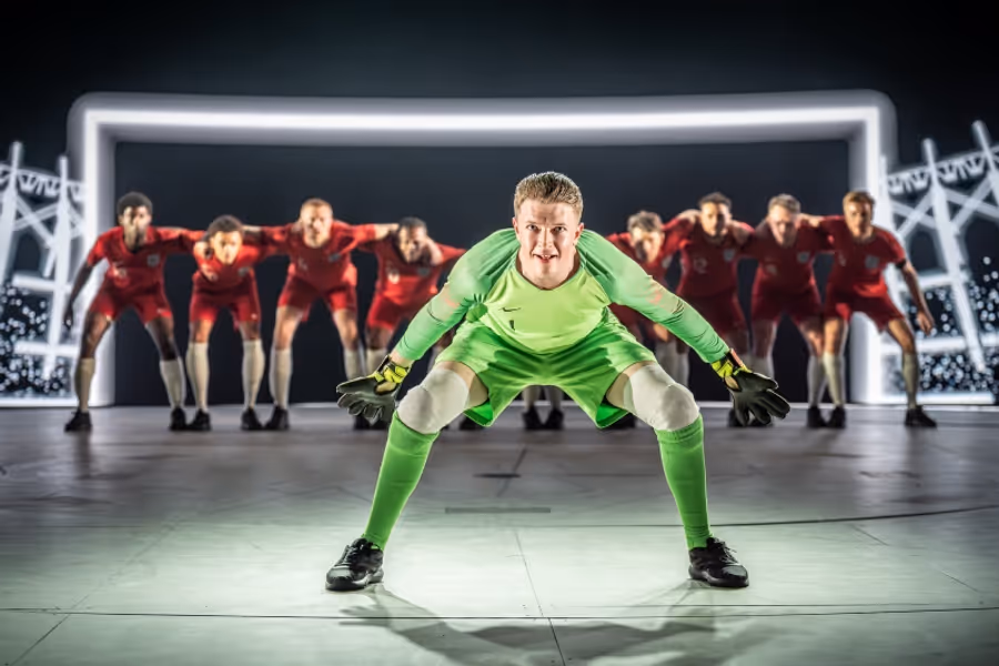 Review: DEAR ENGLAND, National Theatre Image