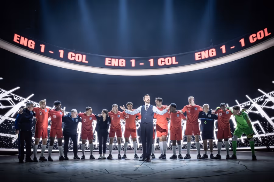 Review: DEAR ENGLAND, National Theatre Image