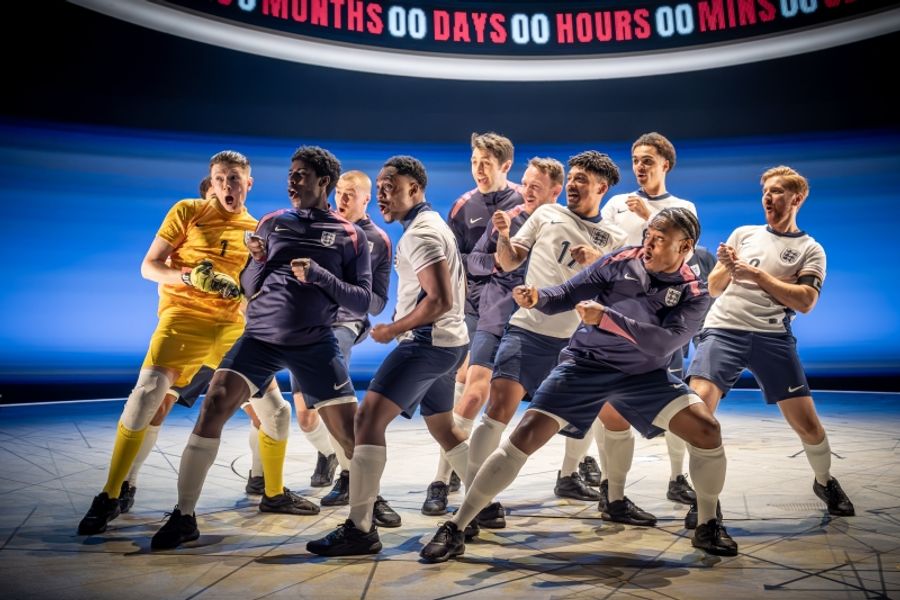 Review: DEAR ENGLAND, National Theatre Image