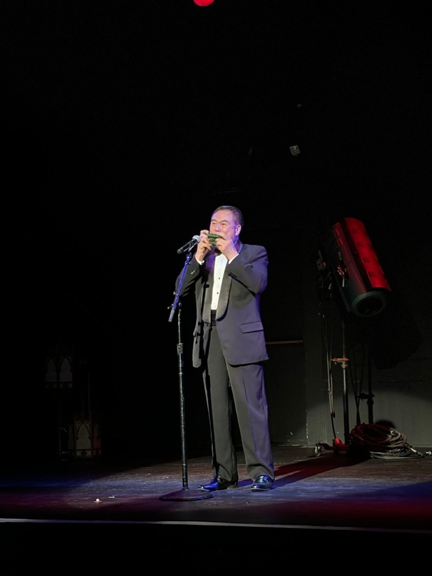 Exclusive: Inside THE DIRTY DUTCHESS with Andréa Burns, Darius de Haas and More  Image