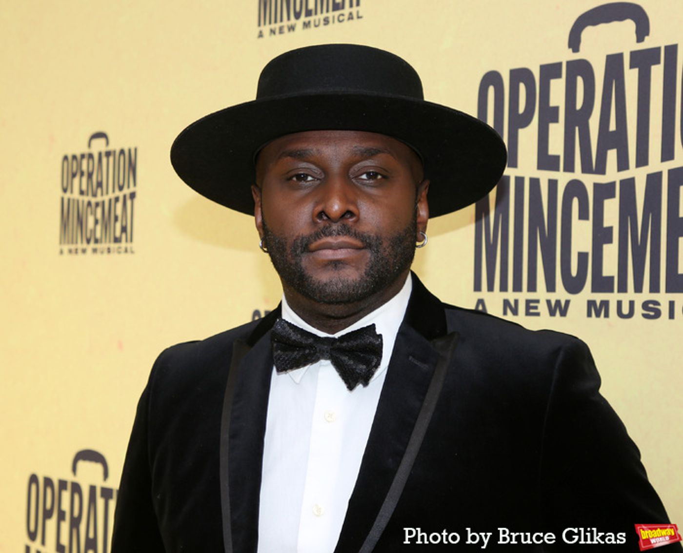 Photos: Stars Walk the Red Carpet on Opening Night of  OPERATION MINCEMEAT  Image