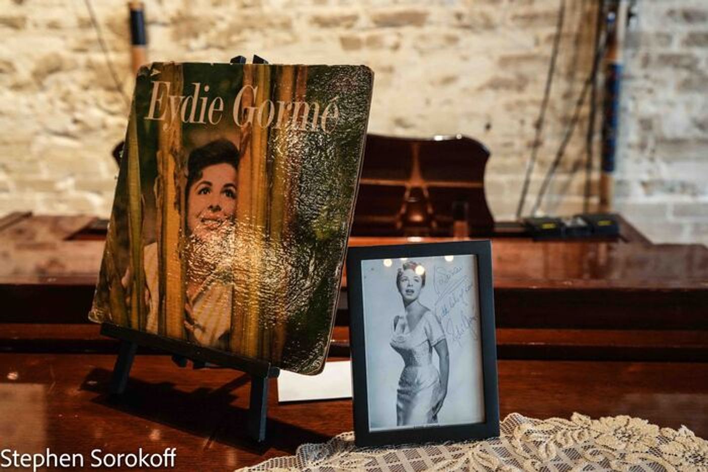 Photos: Dawn Derow Tributes Eydie Gormè at Cafe Centro  Image