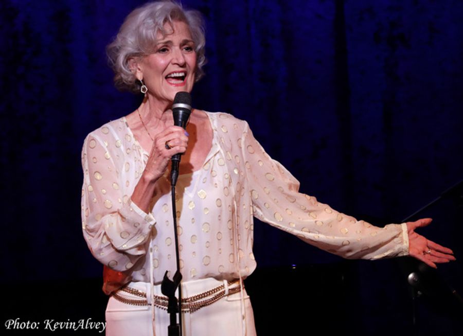 Photos: Karen Mason Returns To the Birdland Jazz Stage Image