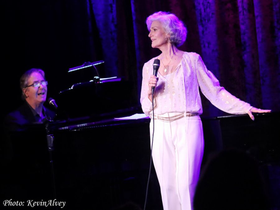 Photos: Karen Mason Returns To the Birdland Jazz Stage Image