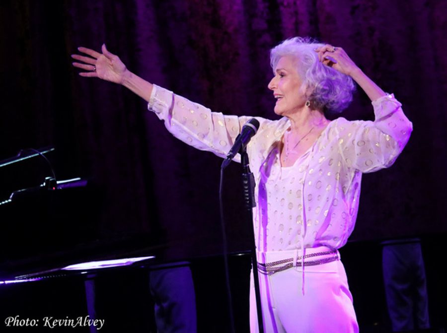 Photos: Karen Mason Returns To the Birdland Jazz Stage Image