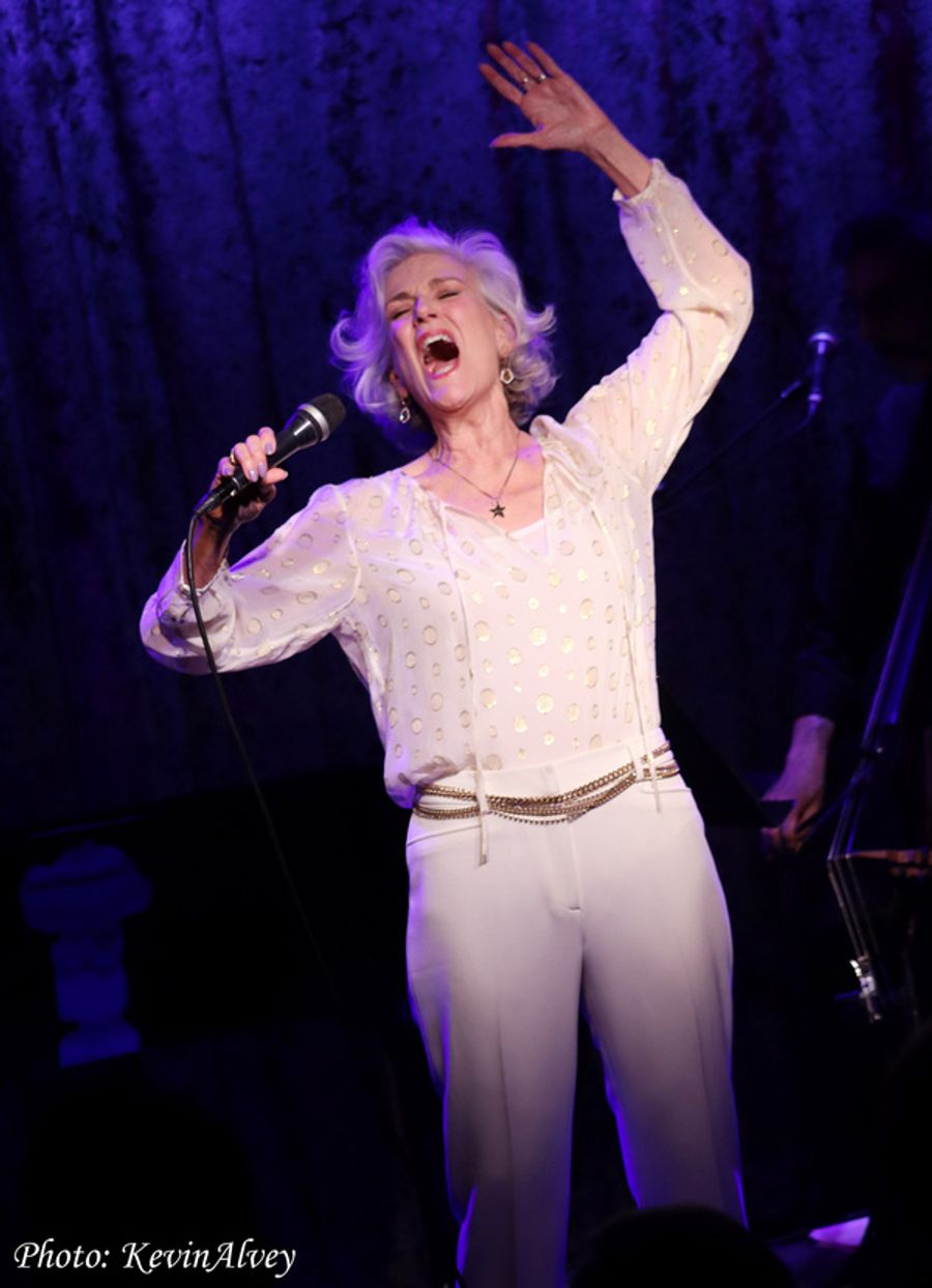 Photos: Karen Mason Returns To the Birdland Jazz Stage Image