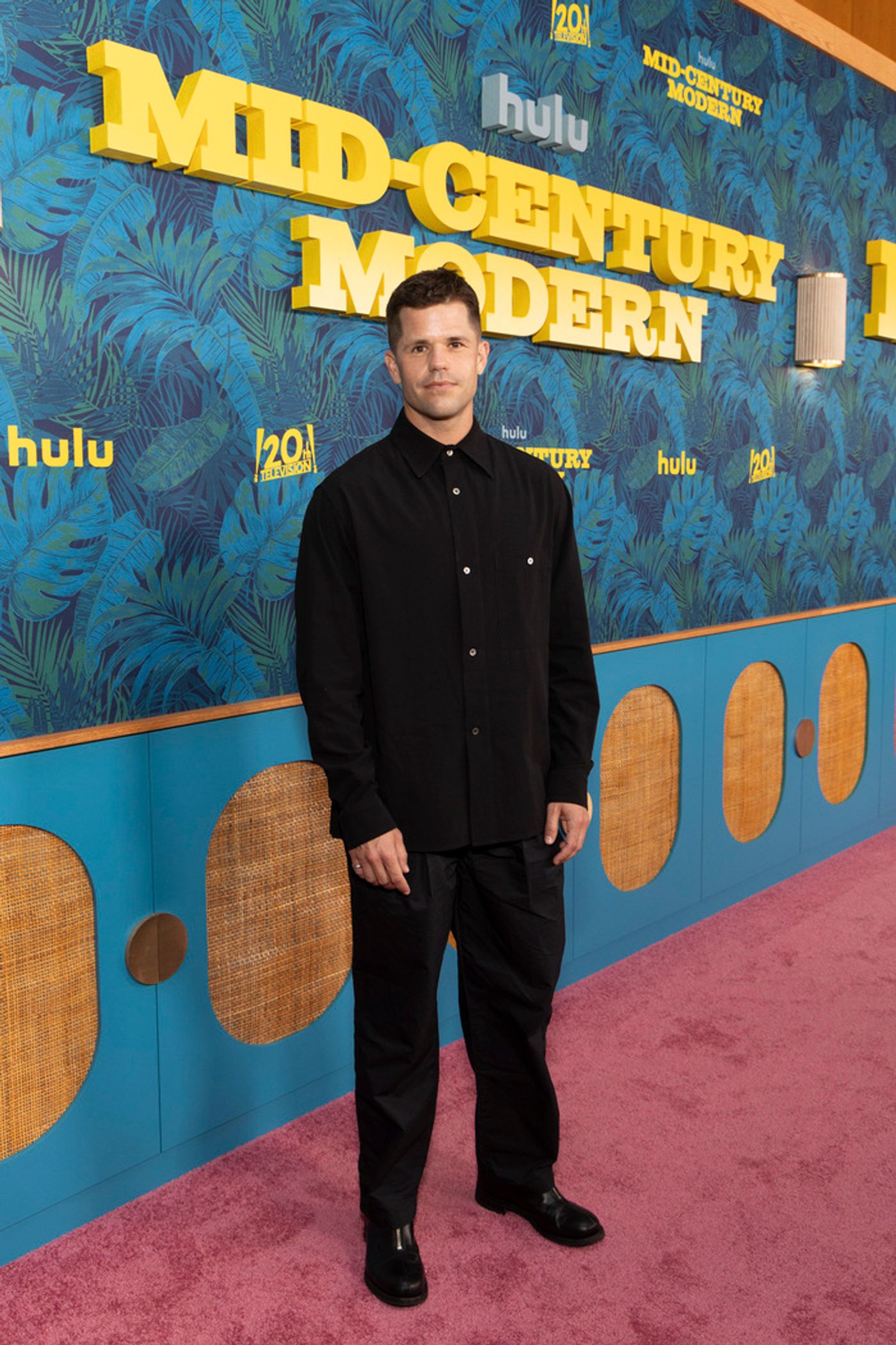 Photos: Hulu's MID-CENTURY MODERN Premieres In Los Angeles  Image