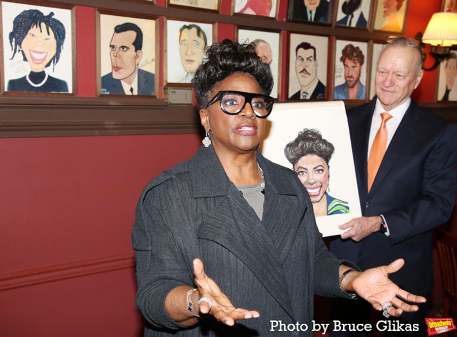 Photos: LaTanya Richardson Jackson Receives Portrait at Sardi's Image