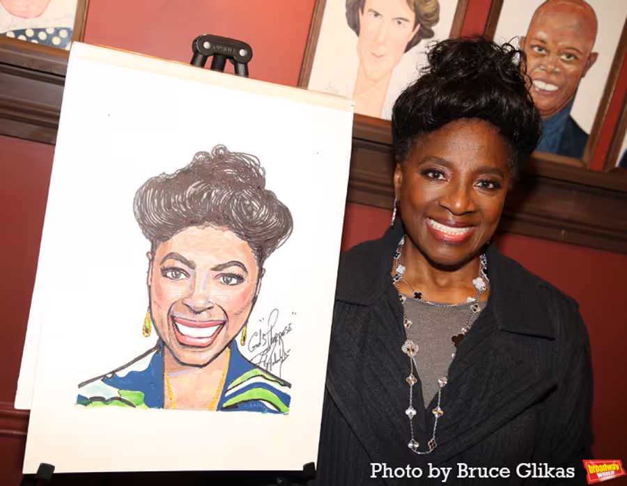 Photos: LaTanya Richardson Jackson Receives Portrait at Sardi's Image