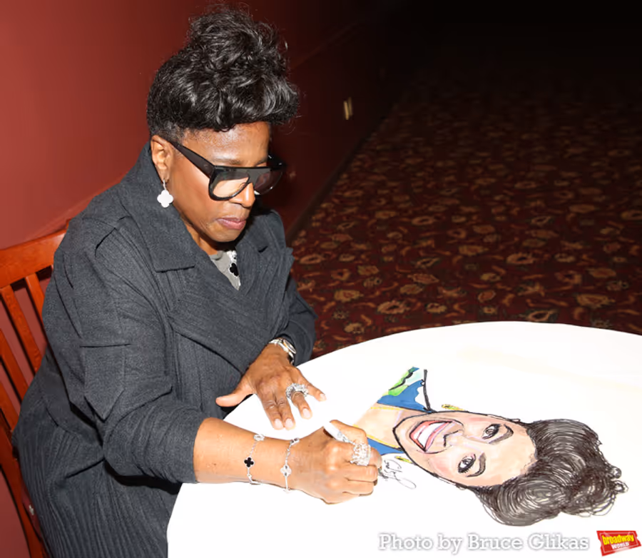 Photos: LaTanya Richardson Jackson Receives Portrait at Sardi's Image