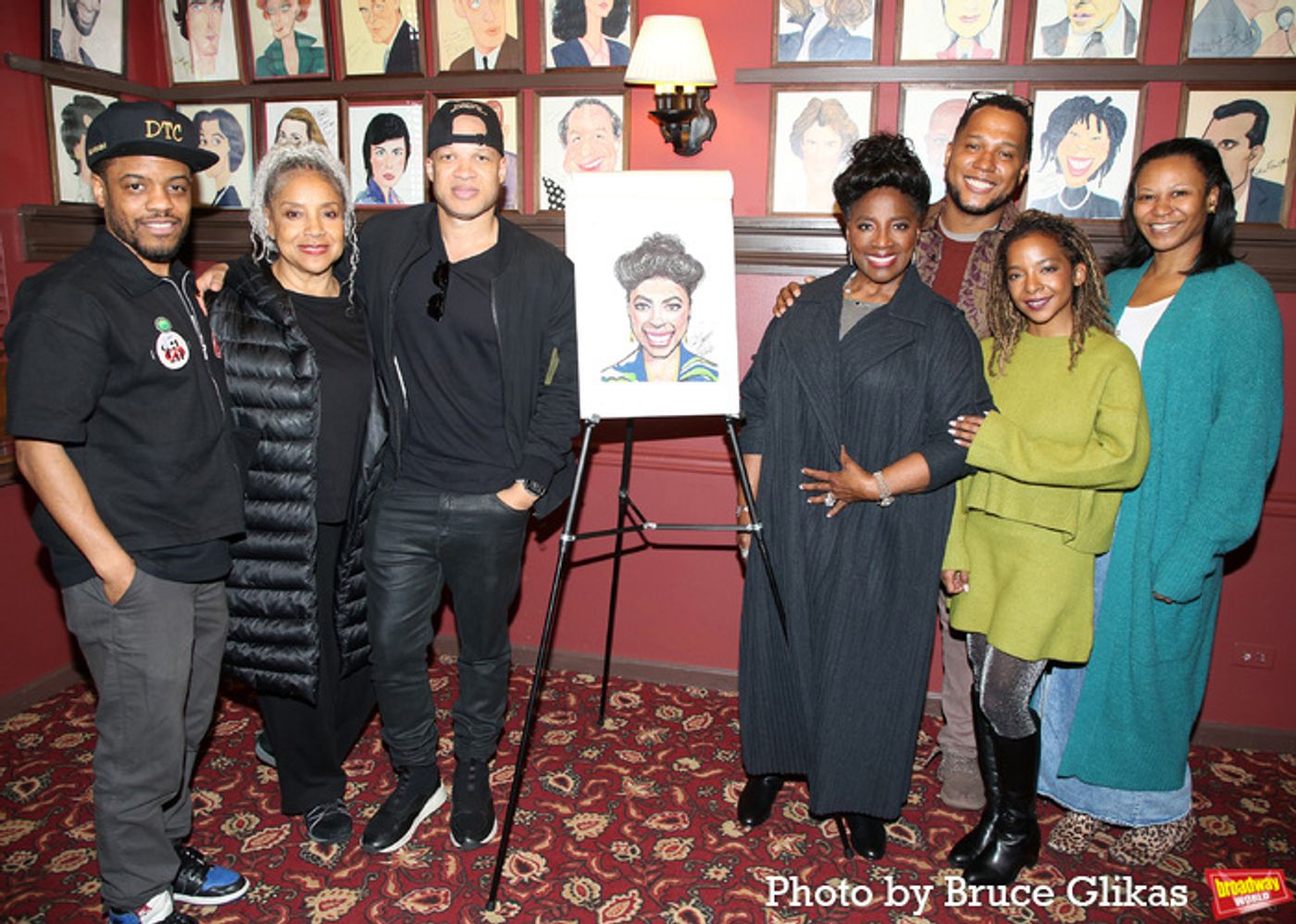 Photos: LaTanya Richardson Jackson Receives Portrait at Sardi's  Image