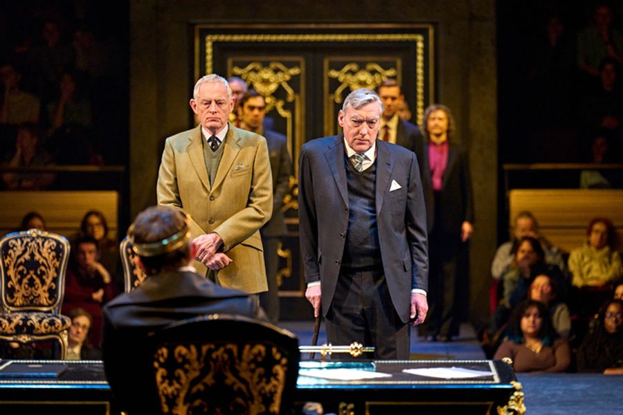 Photos: Further Look at Jonathan Bailey and More in RICHARD II Image